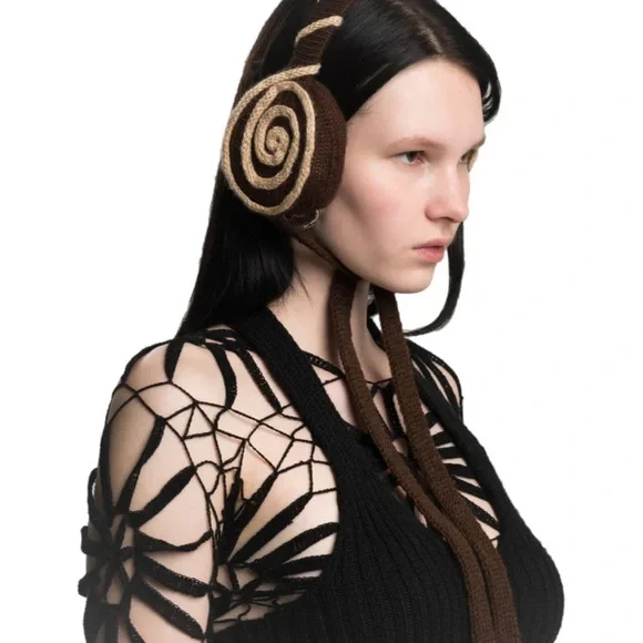 Cafe Forgot earmuffs! - Picture 1 of 6